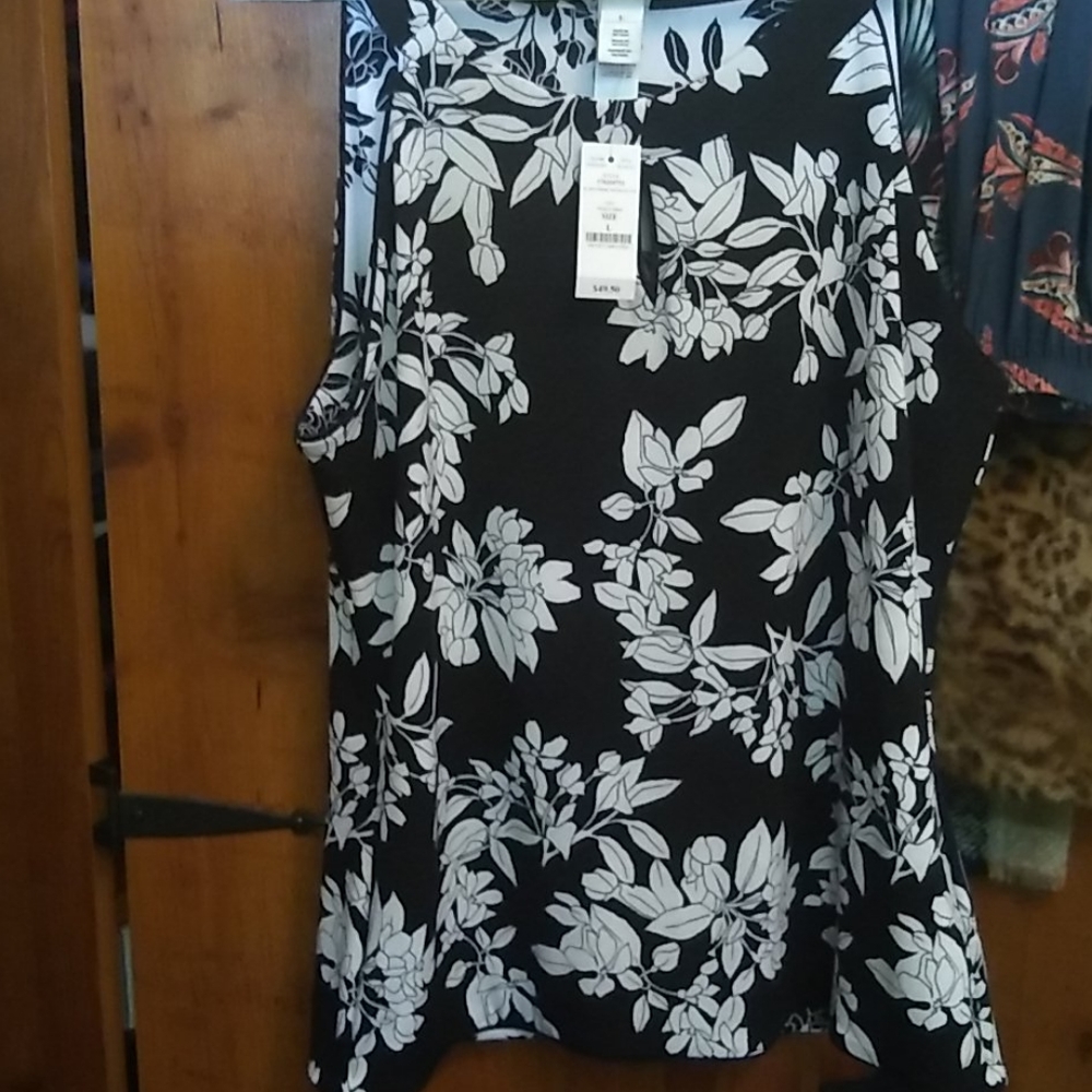 Reversible sleeveless top